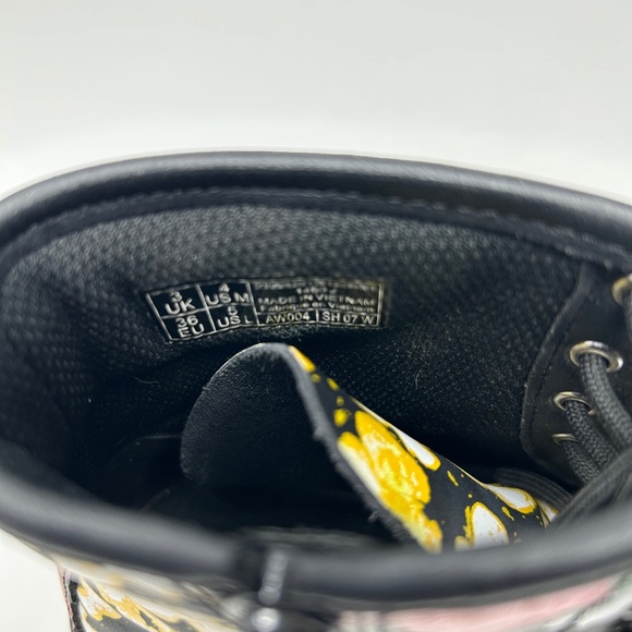 Dr. Martens AirWair Black Floral Boots Women Size 5 Festival Boho Iconic - Picture 7 of 7